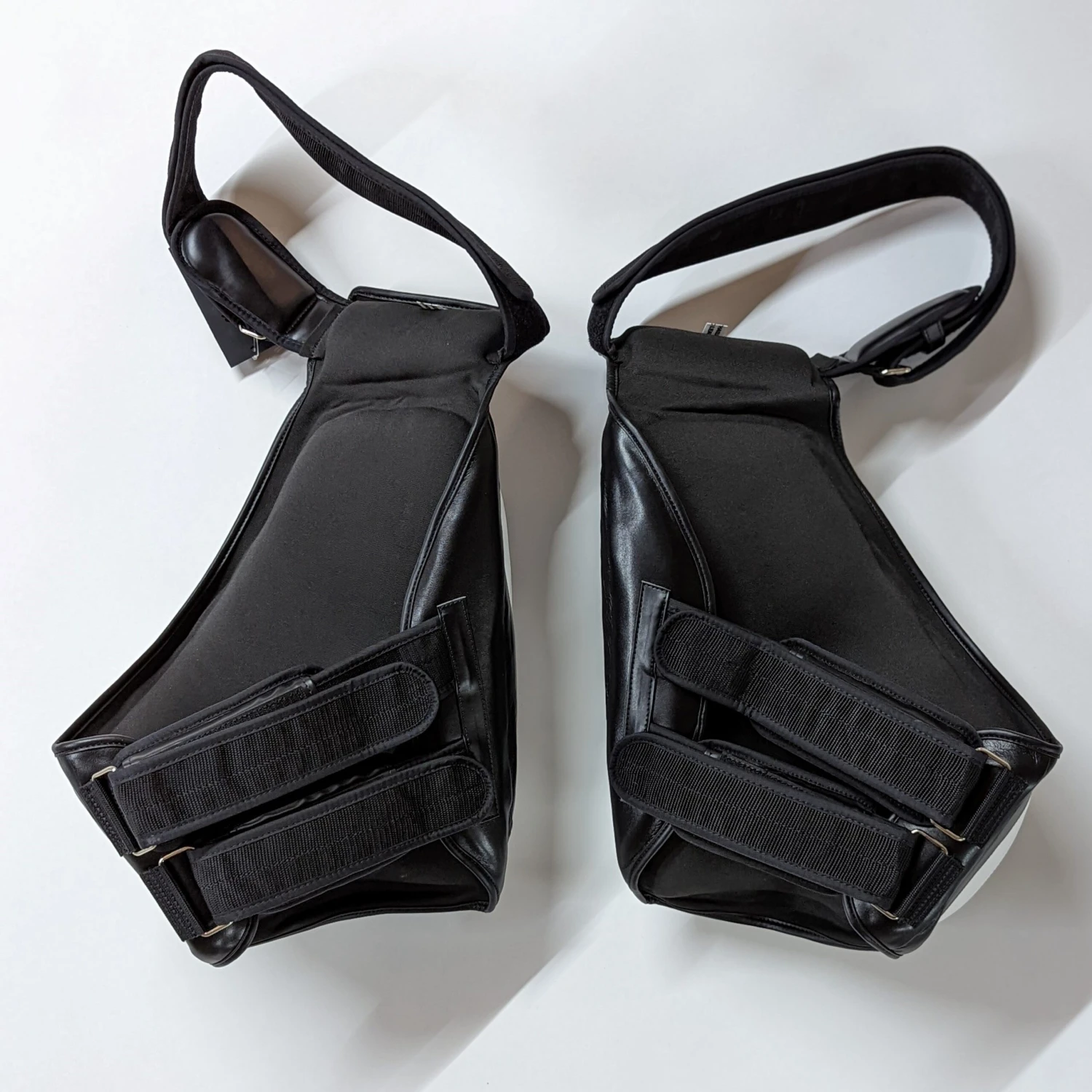 Fairtex Compact Thigh Trainer Kick Pads TP4 3 Fairtex Compact Thigh Trainer Kick Pads TP4 - Image 3