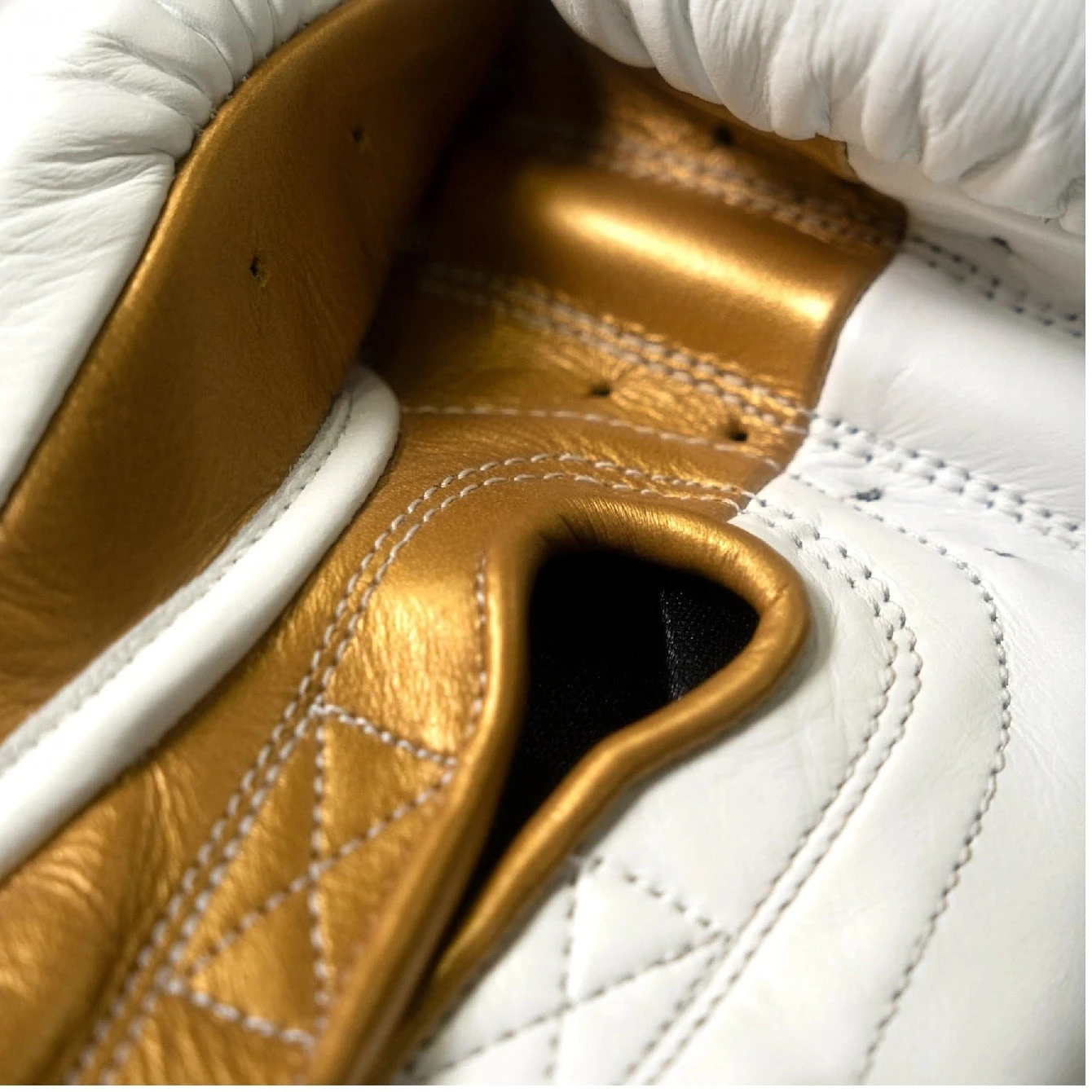 Fortress Boxing SS2.0 Velcro Boxing Gloves White/Gold 3 Fortress Boxing SS2.0 Velcro Boxing Gloves White/Gold - Image 3