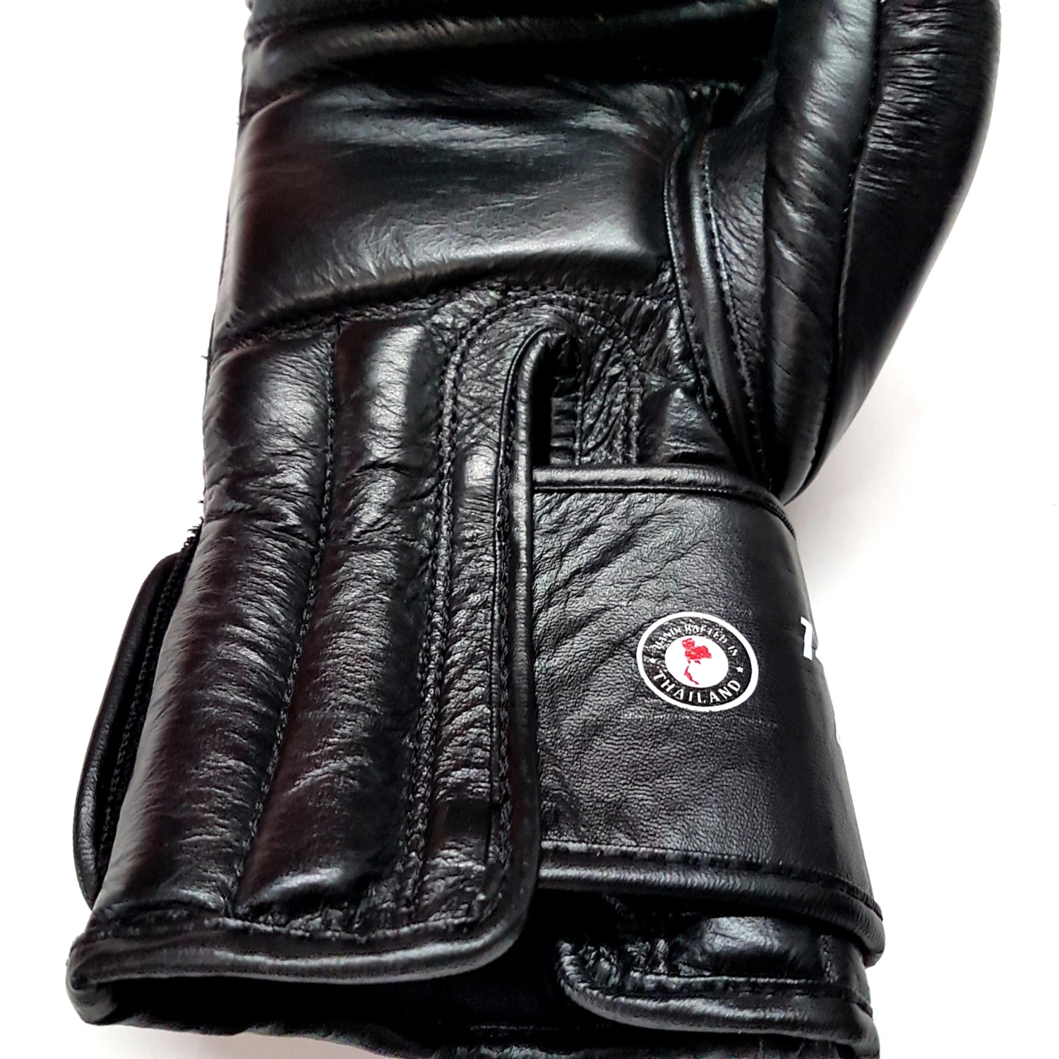 Windy BGP Muay Thai Boxing Gloves Black 2 Windy BGP Muay Thai Boxing Gloves Black - Image 2