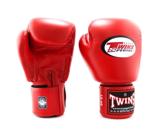 Twins BGVL3 Muay Thai Boxing Gloves Red 2 Twins BGVL3 Muay Thai Boxing Gloves Red - Image 2