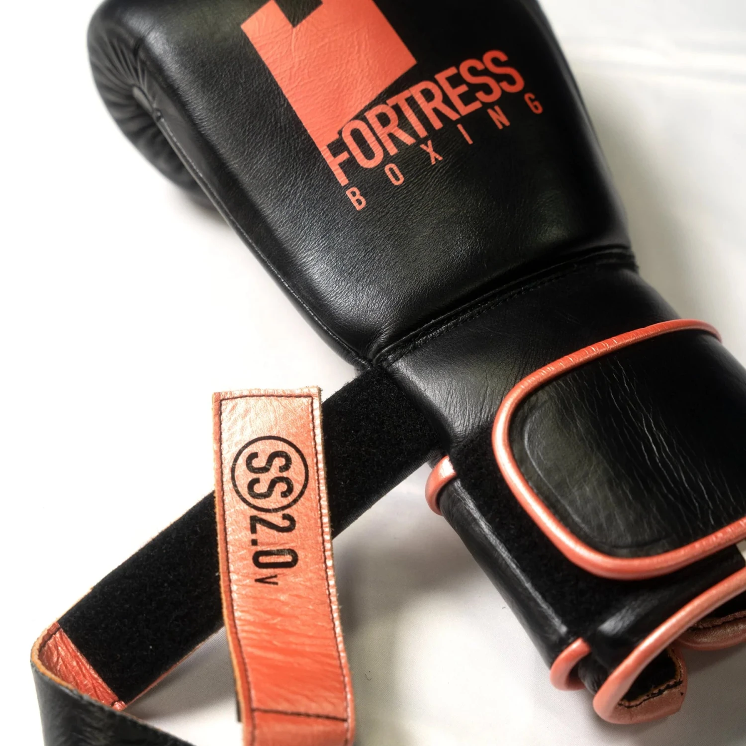 Fortress Boxing SS2.0 Velcro Boxing Gloves Black/Rose Pink 3 Fortress Boxing SS2.0 Velcro Boxing Gloves Black/Rose Pink - Image 3